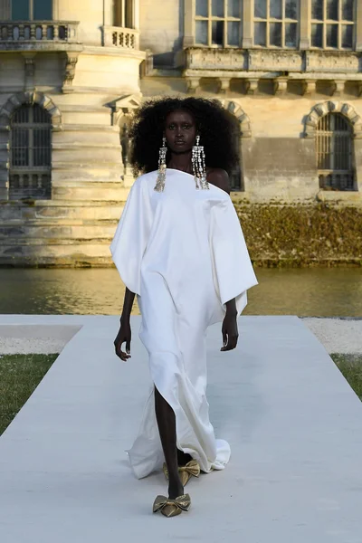 Look 3